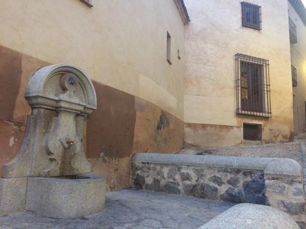 Apartamentos Coliseo Toledo Eksteriør billede